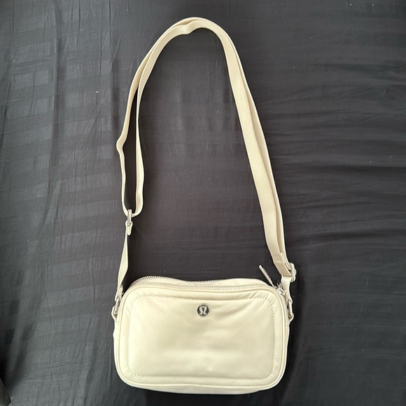 Lululemon Crossbody Camera Bag - Picture 1 of 5